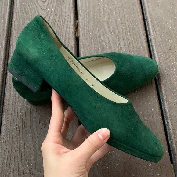 SAKS FIFTH AVENUE emerald green suede flats 7 - Picture 7 of 13